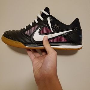 Supreme Nike SB Gato